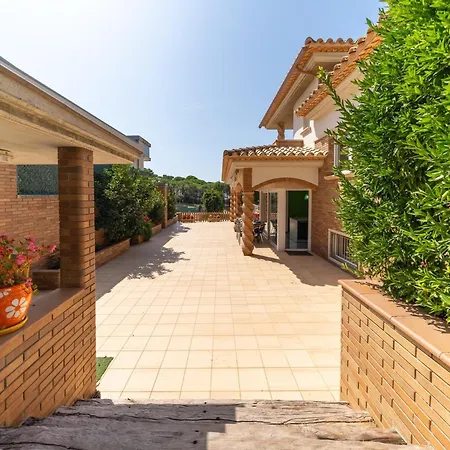 Beautiful In With Pool Villa